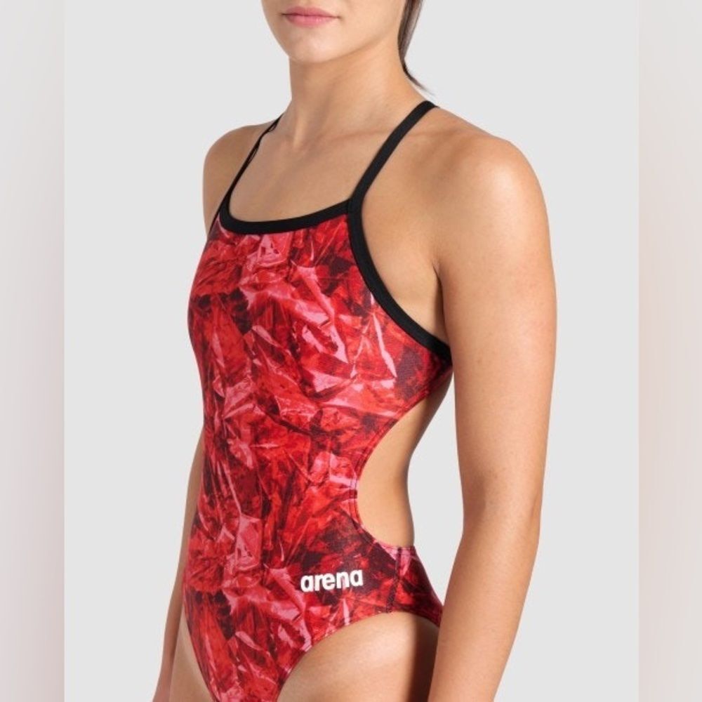 NWOT arena Crackle Challenge Back One Piece Swimsuit Size 32 Black/Team Red